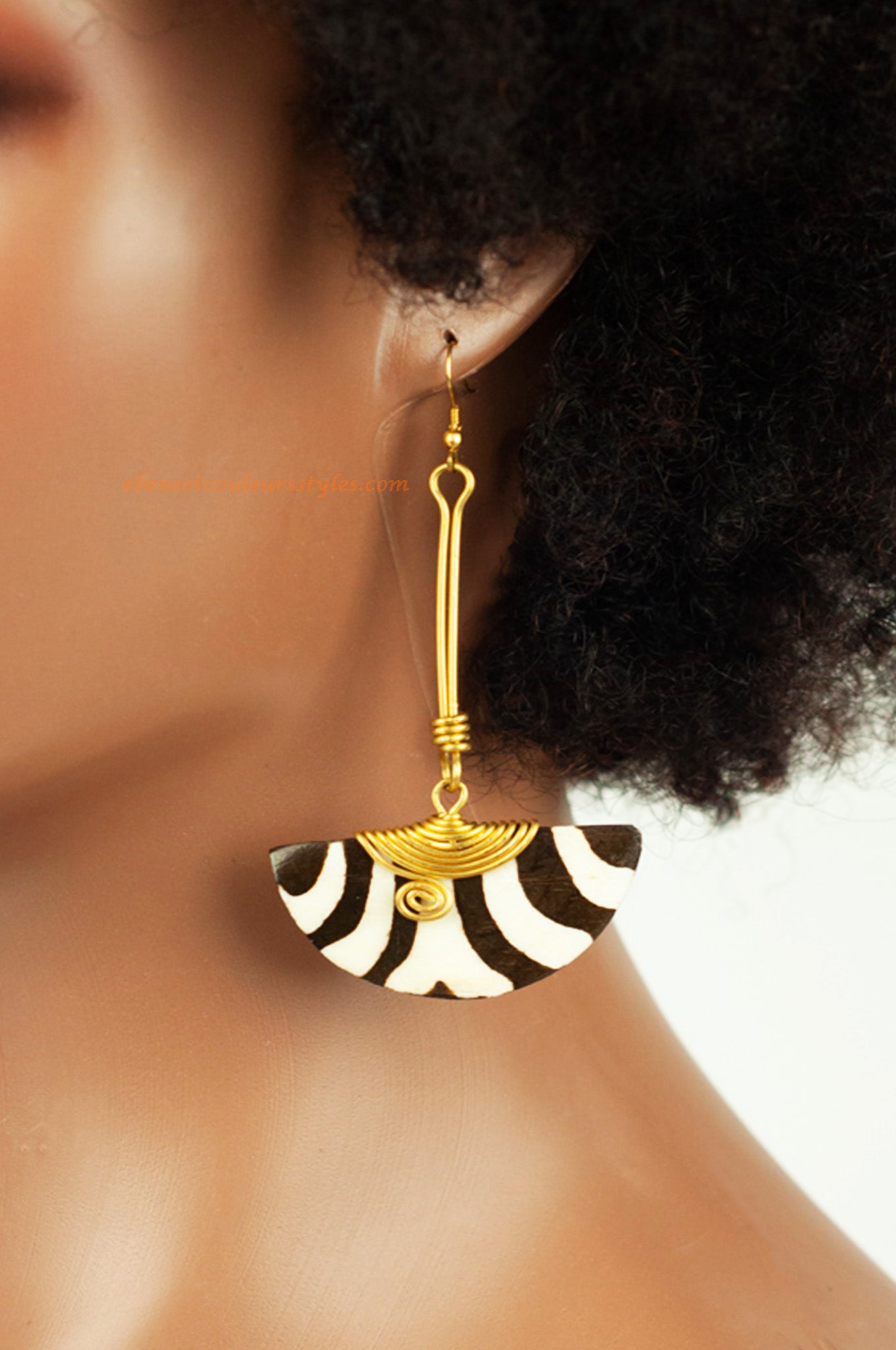 Ébène et Couleurs Styles-boucles d'oreilles os et laiton