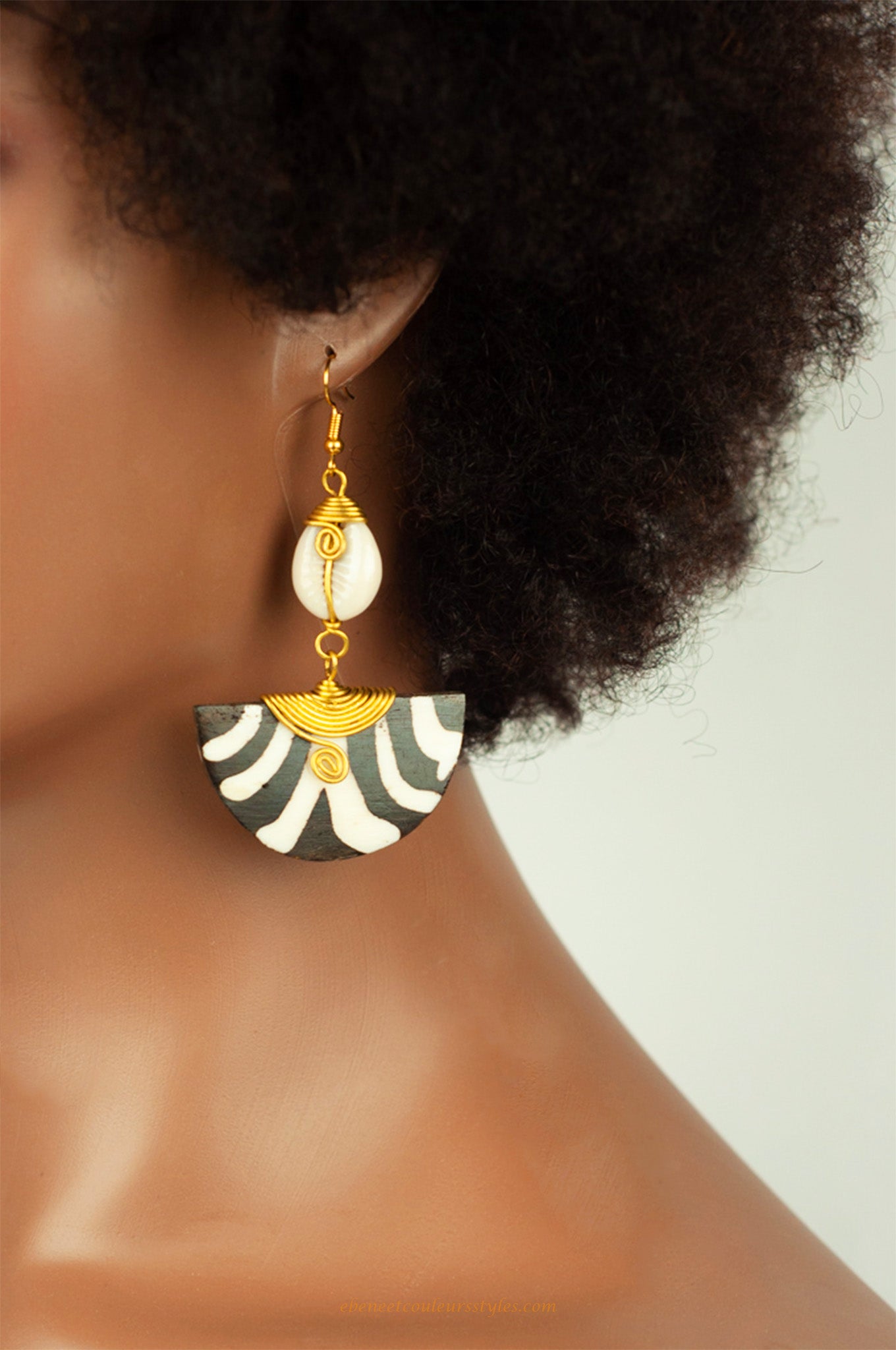 Ébène et Couleurs Styles-boucles d'oreilles os et laiton