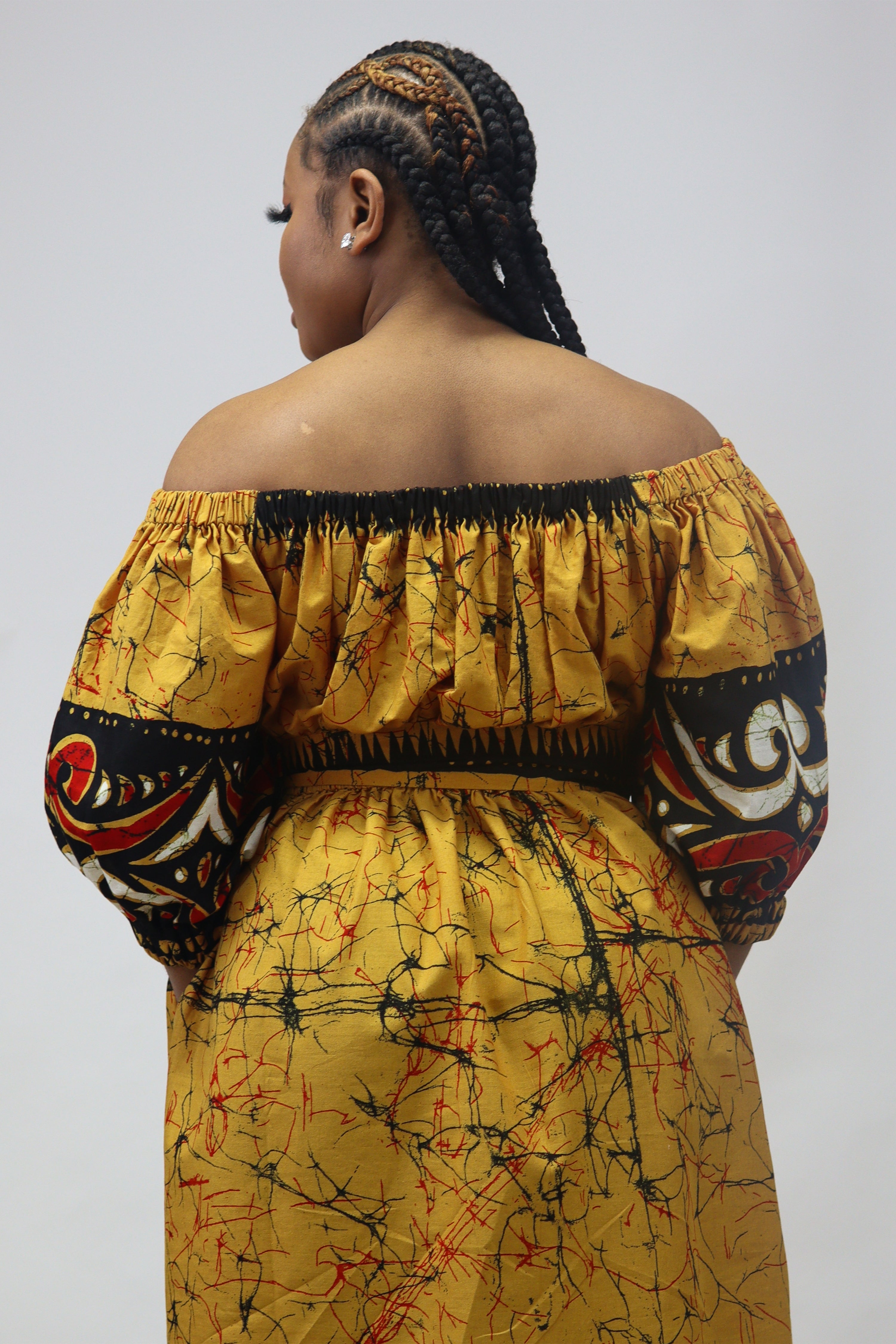 Ébène et couleurs styles-robe midi épaules dénudées