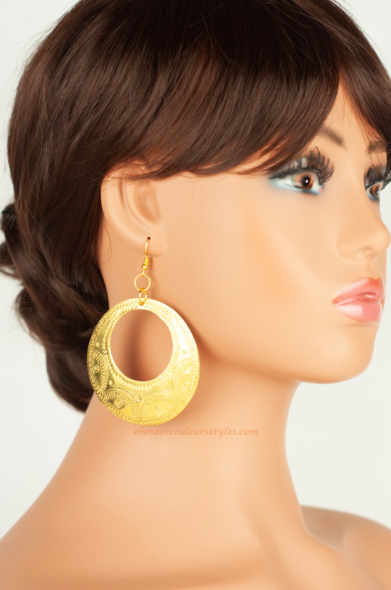 Ébène et couleurs styles-boucles d'oreilles en laiton doré texturé