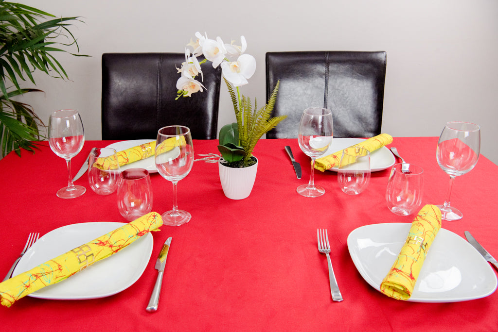 Nappe de table/ Table cloth /Serviettes/ Napkins.