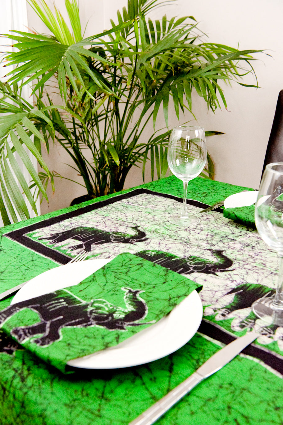 Nappe de table/ Table cloth /Serviettes/ Napkins.