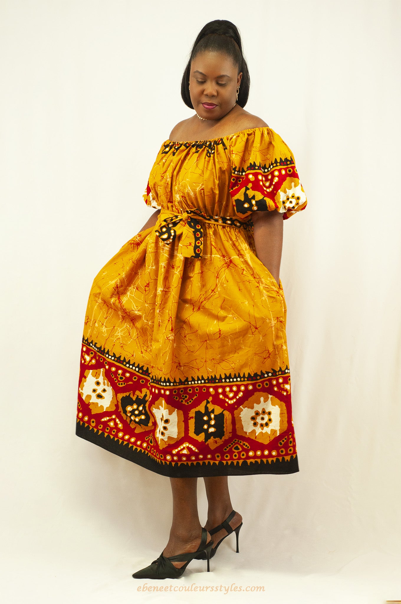 Robe épaules dénudé taille élastique couleurs orange et rouge